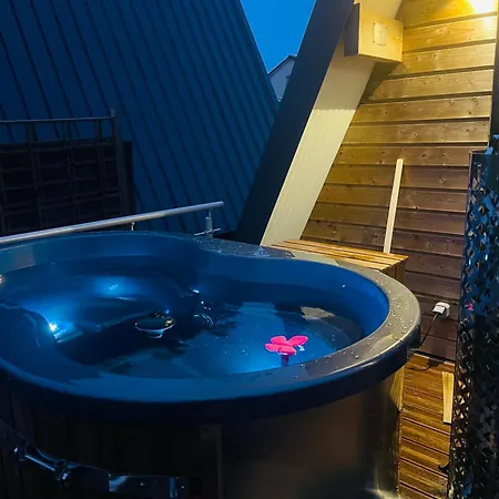 Lady Tipi 1 Avec Bain Nordique Et Piscine Chalet